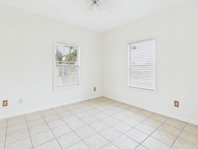 Building Photo - Nice 3 bedroom Duplex Rental