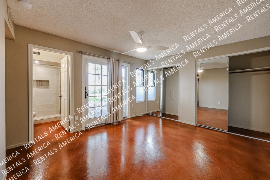 Building Photo - 10438 S 45th Pl