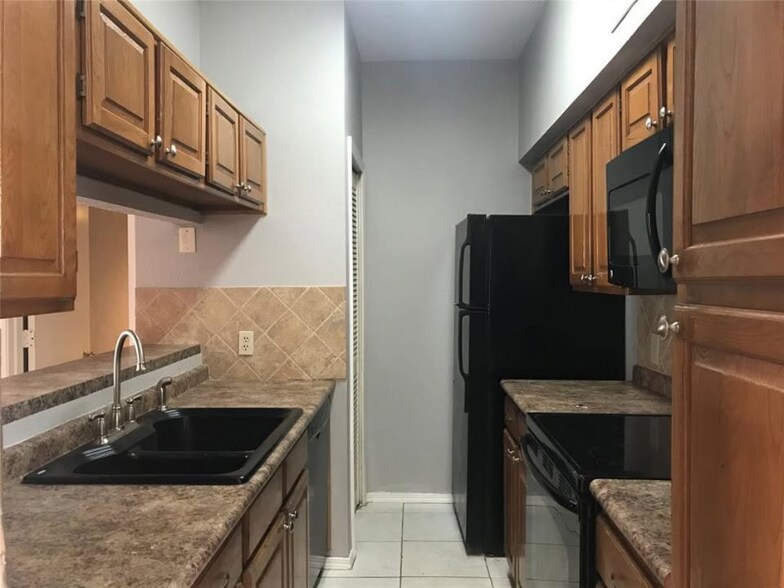 Primary Photo - 7151 Gaston Pkwy