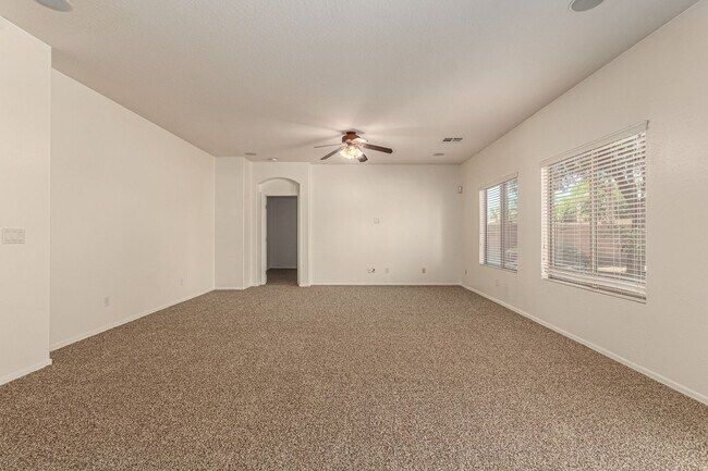 Building Photo - Chandler 4 Bedroom - 2.5 Bathroom with Pri...