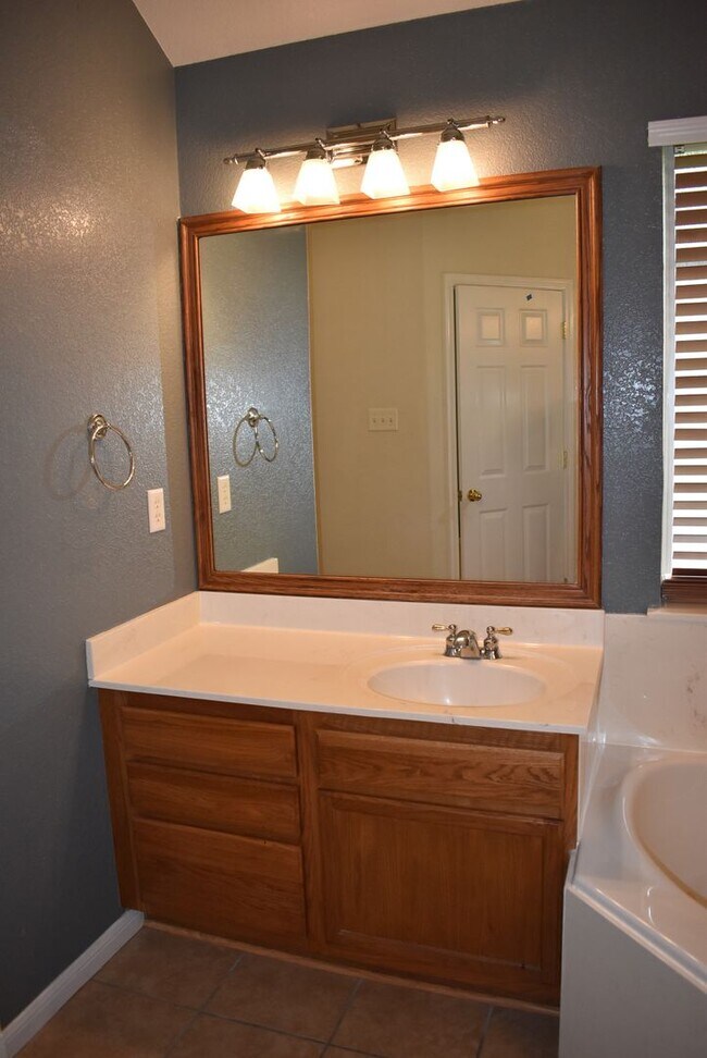 Building Photo - Central Texas Expressway Suite 100, Harker Heights, TX 76548.