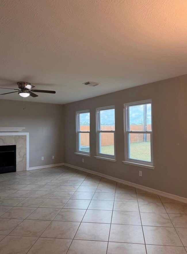 Building Photo - 4707 E Parma Dr