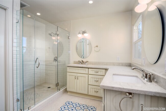 Building Photo - Modern 2 bedroom 2 bath home in Kensington Heights!