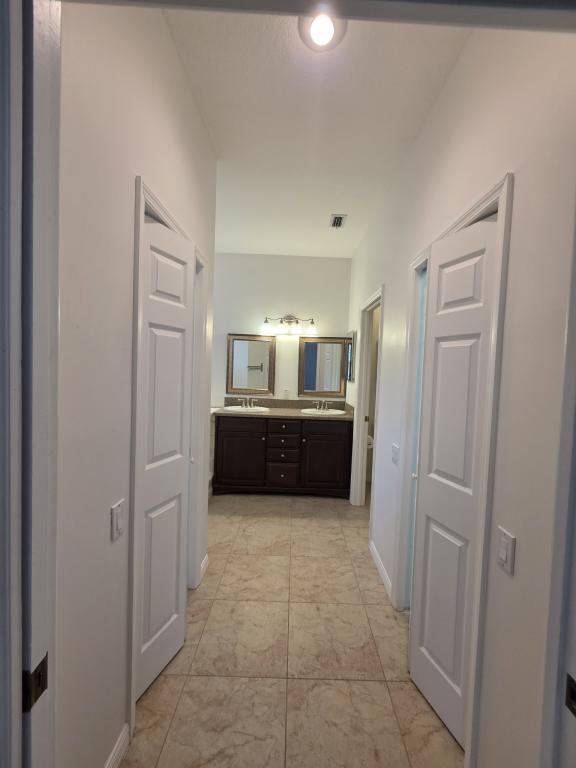 Building Photo - 4492 Golf Club Ln