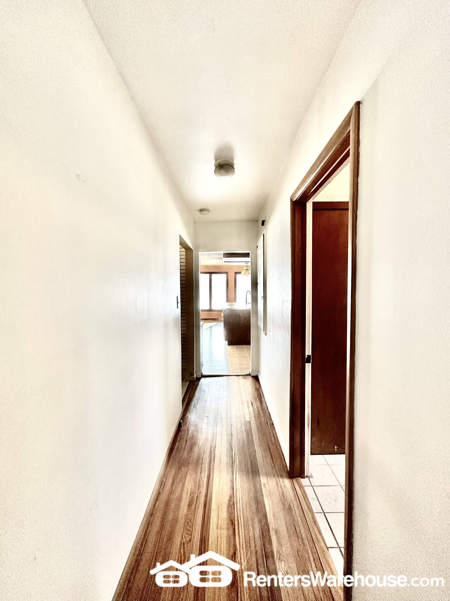 Building Photo - 3006 Fleur Dr