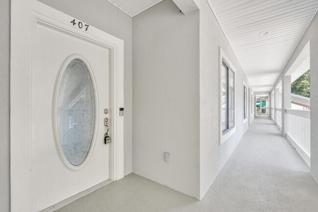 Building Photo - 407 Westlake Ct