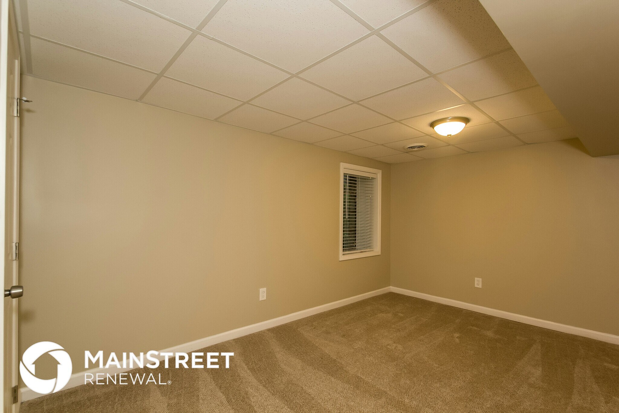 Building Photo - 3545 Ingledale Dr SW