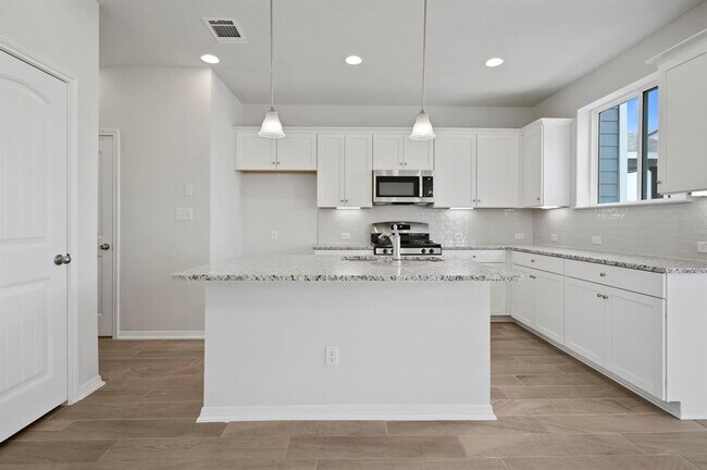 Building Photo - 20500 Cobb St