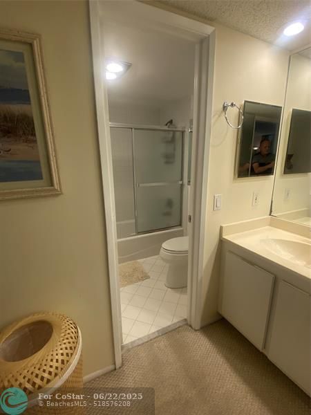 Building Photo - 4007 N Cypress Dr