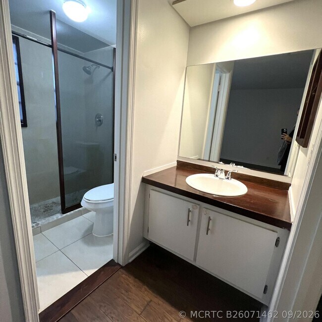 Building Photo - 4205 Oak Terrace Dr