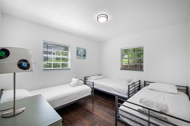 Building Photo - 154 NW 45th St