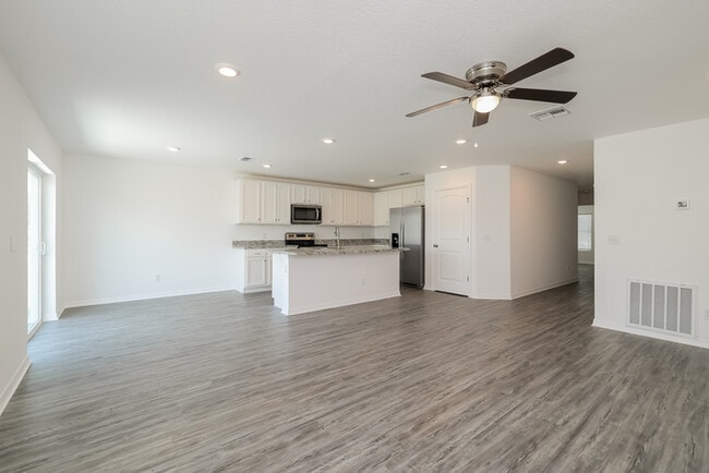 Building Photo - 206 Linda Ln
