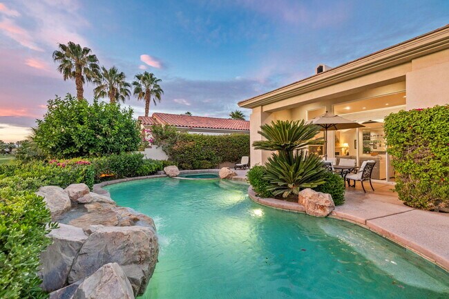 Building Photo - 727 Arrowhead Dr