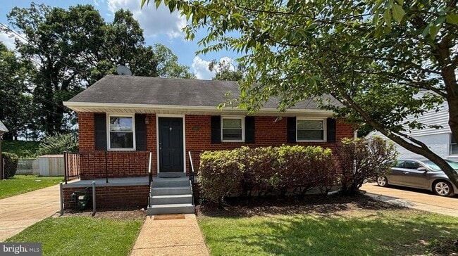 Primary Photo - 1408 S Columbus St