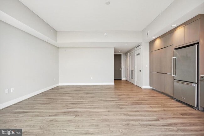 Building Photo - 930 Rose Ave