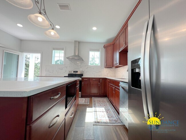 Building Photo - 4 Bedroom Sea Dunes Home just off 30A!