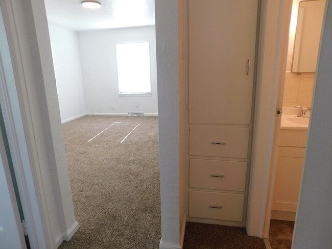 Building Photo - 441 N 16th St