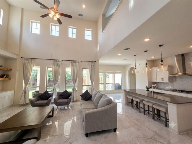 Building Photo - 17005 Sanglier Dr
