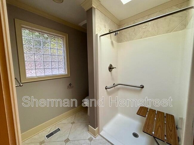 Building Photo - 2214 Kimberly Dr