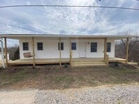 Building Photo - Fully Updated House - Move-In Ready