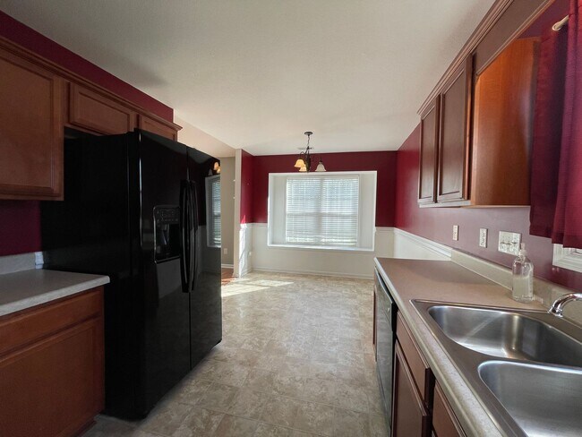 Building Photo - Absolutely Adorable!