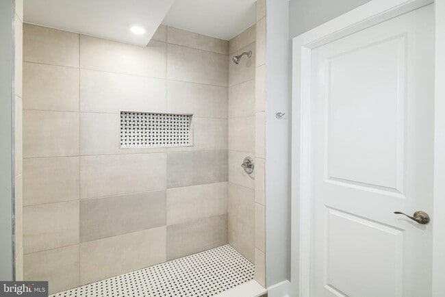 Building Photo - 1443 N 8th St