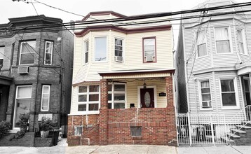 Building Photo - 6013 Buchanan Pl