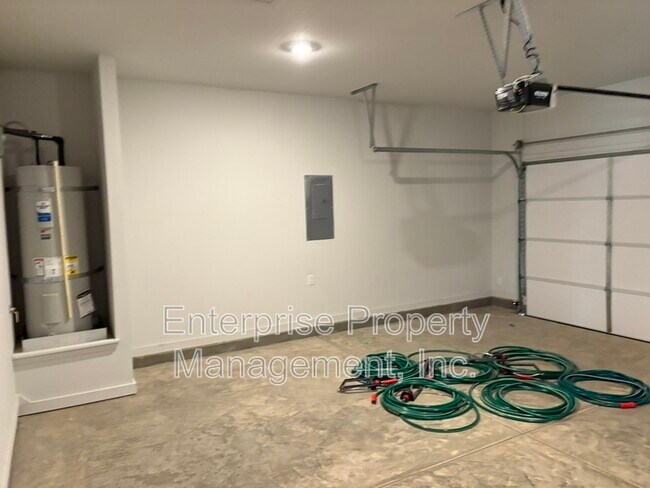 Building Photo - 85 Burr Oak Cv