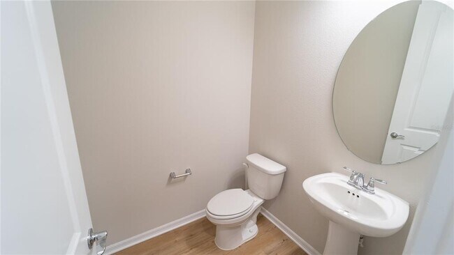 Building Photo - 16446 Lone Oak Cir