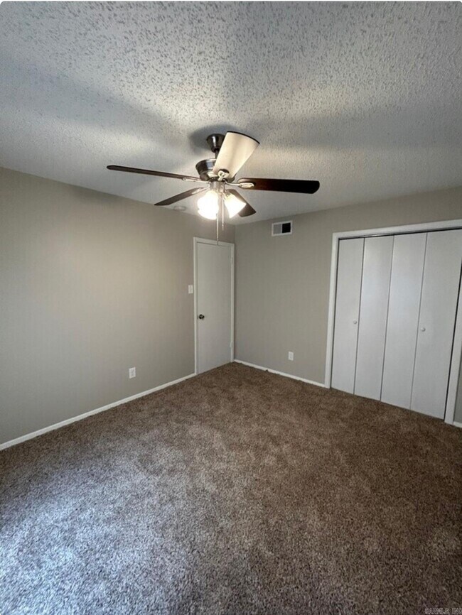 Building Photo - 32 Del Tara Dr