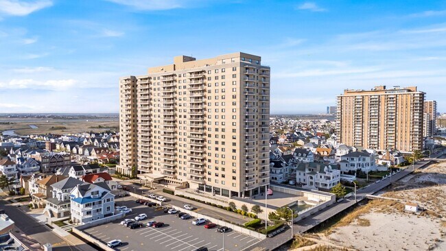 Building Photo - 5000 Boardwalk
