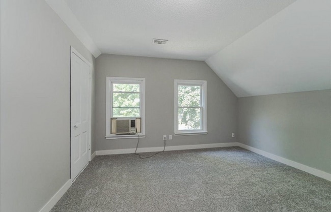 Building Photo - Beautiful 3-Bed 1-Bath Available Now in Hastings!