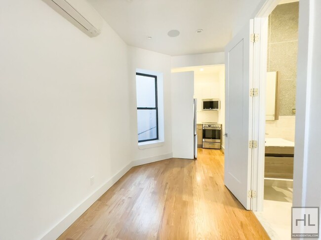 Building Photo - Upper East Side / Spacious 1-Bedroom 1-Bat...