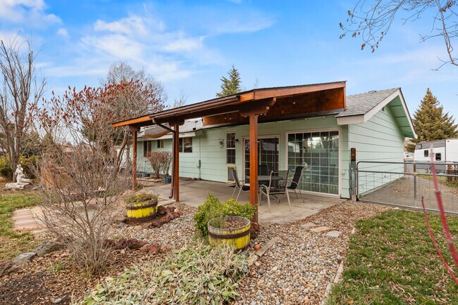 Building Photo - 4802 Sturdivant Ave