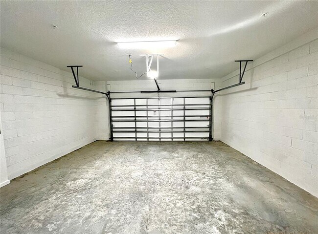Building Photo - 2792 Camellia Flower St