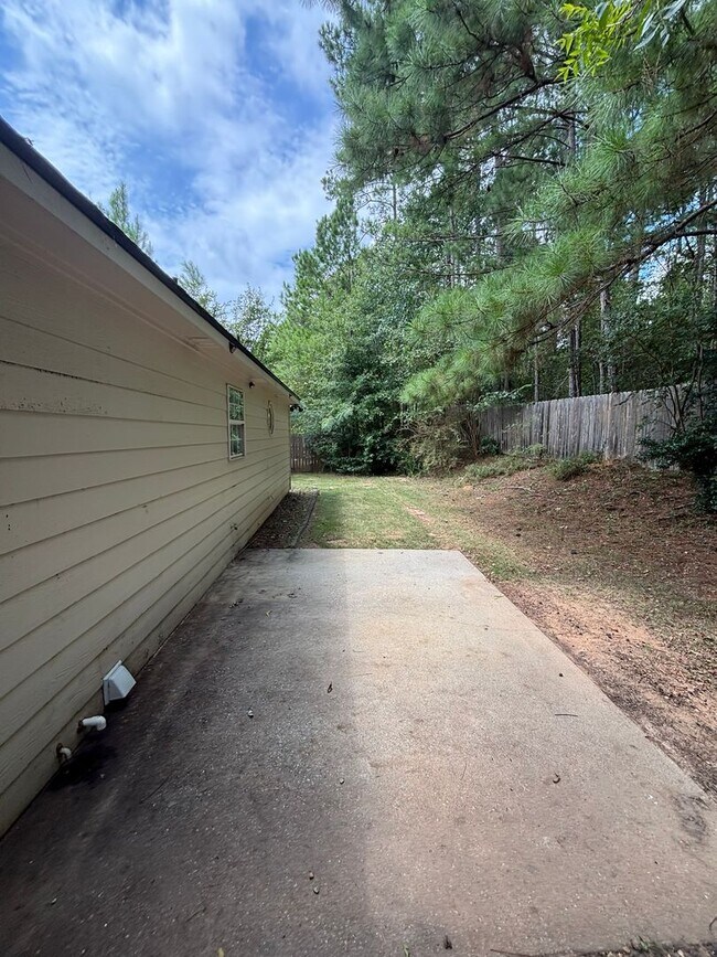 Building Photo - 1201 Canaan Ct