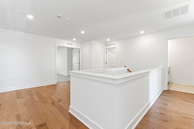 Building Photo - 306 Pilot St