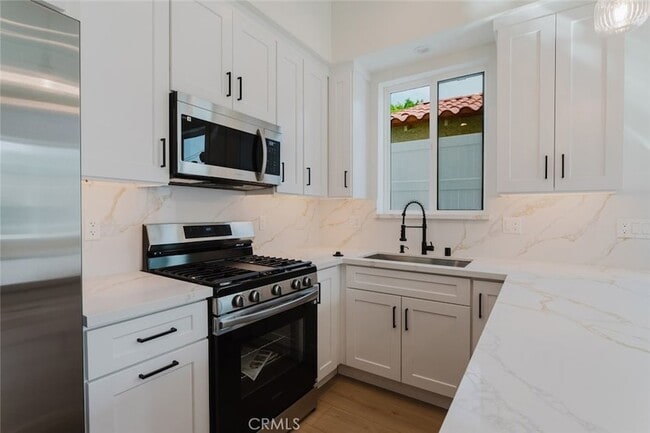 Building Photo - 6327 Ranchito Ave