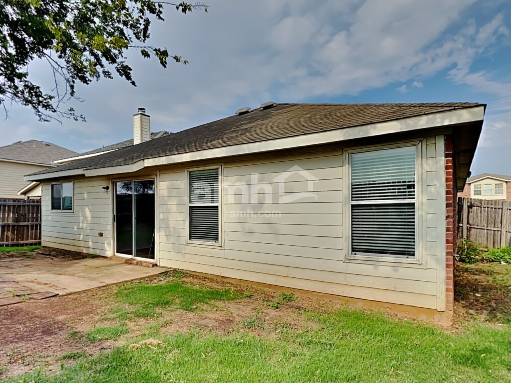 Building Photo - 8528 Hawkview Dr