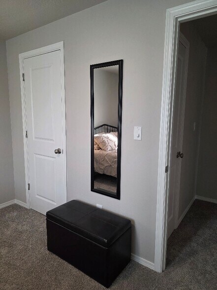 Building Photo - 600 Van Wy