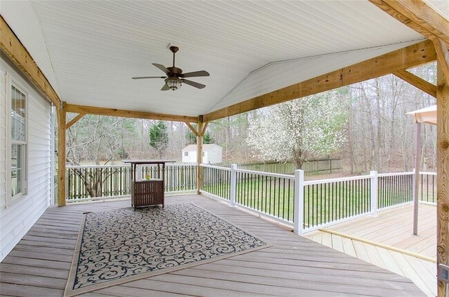 Building Photo - 613 Greyshire Dr