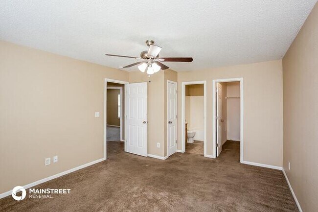 Building Photo - 10305 Cadogan Dr, Indianapolis, IN 46236