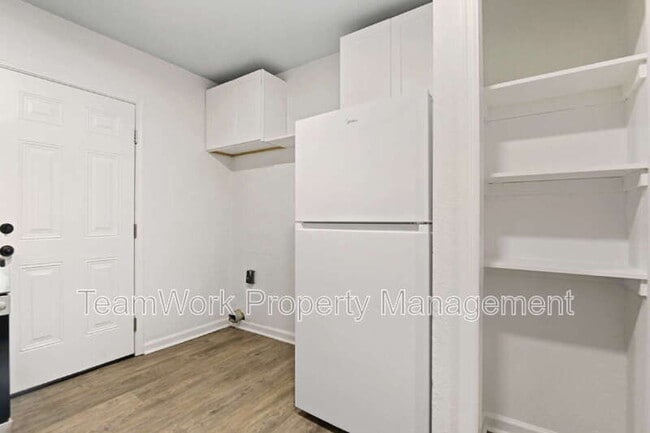 Building Photo - 3027 Terry Dr