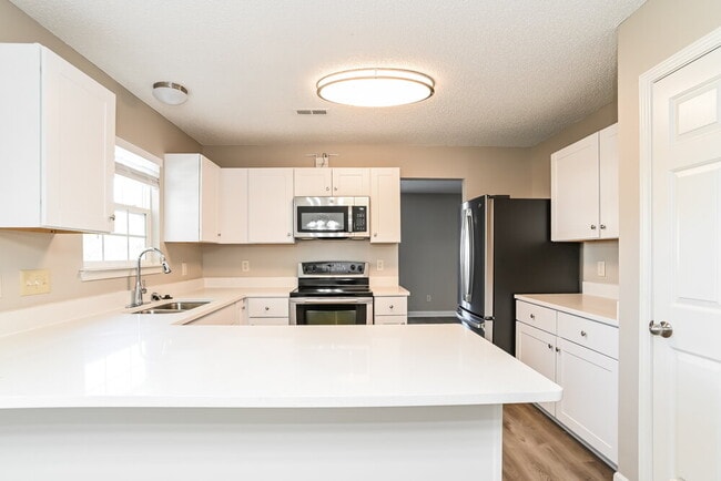 Building Photo - 4728 Aldersbrook Dr