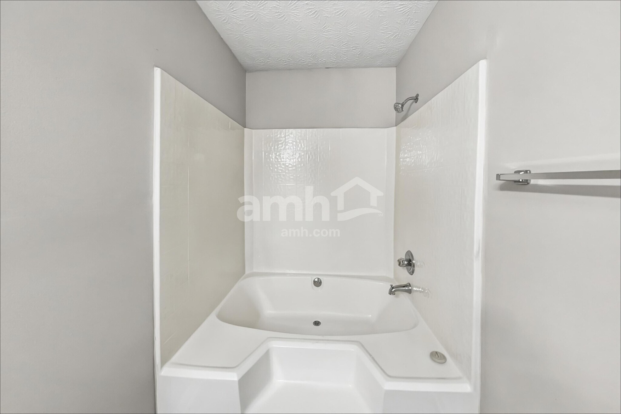 Building Photo - 105 Unity Cove