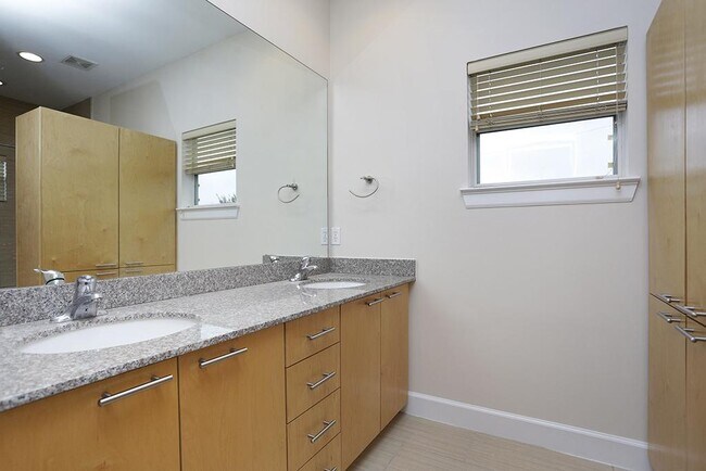 Building Photo - 3507 Mosley Ct