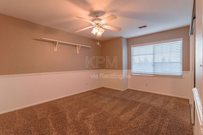 Building Photo - 2326 Carriage Dr