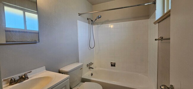 Building Photo - AVAILABLE NOW! Arvada 3 Bed 2 Bath Duplex New Paint New Flooring!