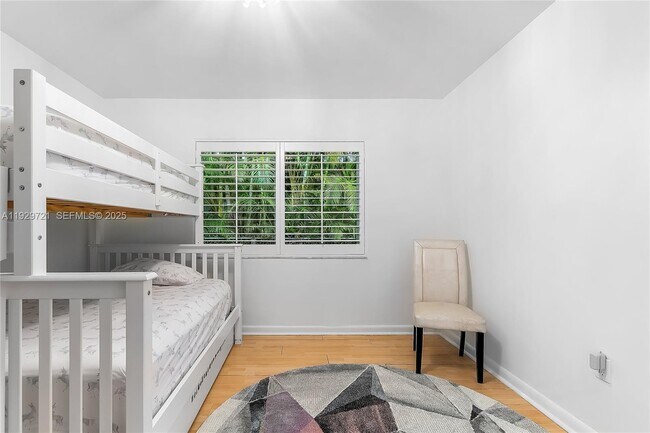 Building Photo - 2085 Ixora Rd