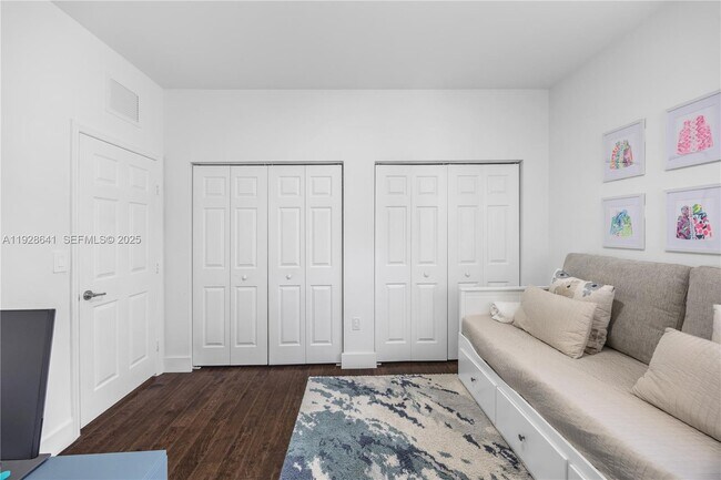 Building Photo - 10470 NW 69th Terrace